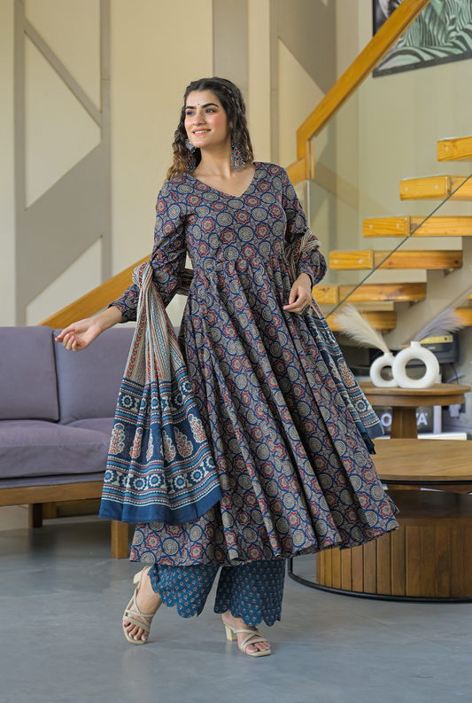 VEDIKA BLUE COTTON SUIT SET